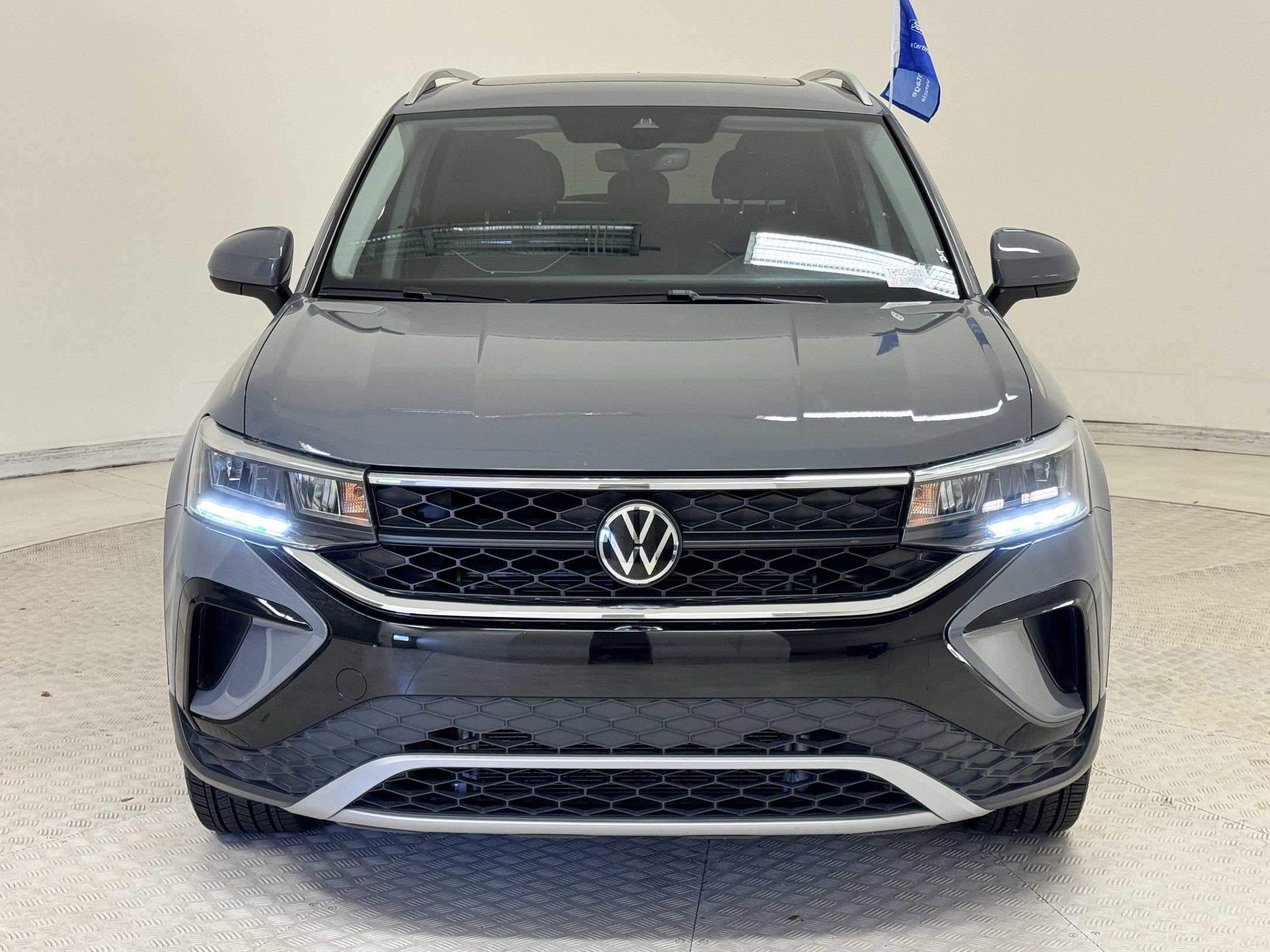 2024 Volkswagen Taos SE photo 4
