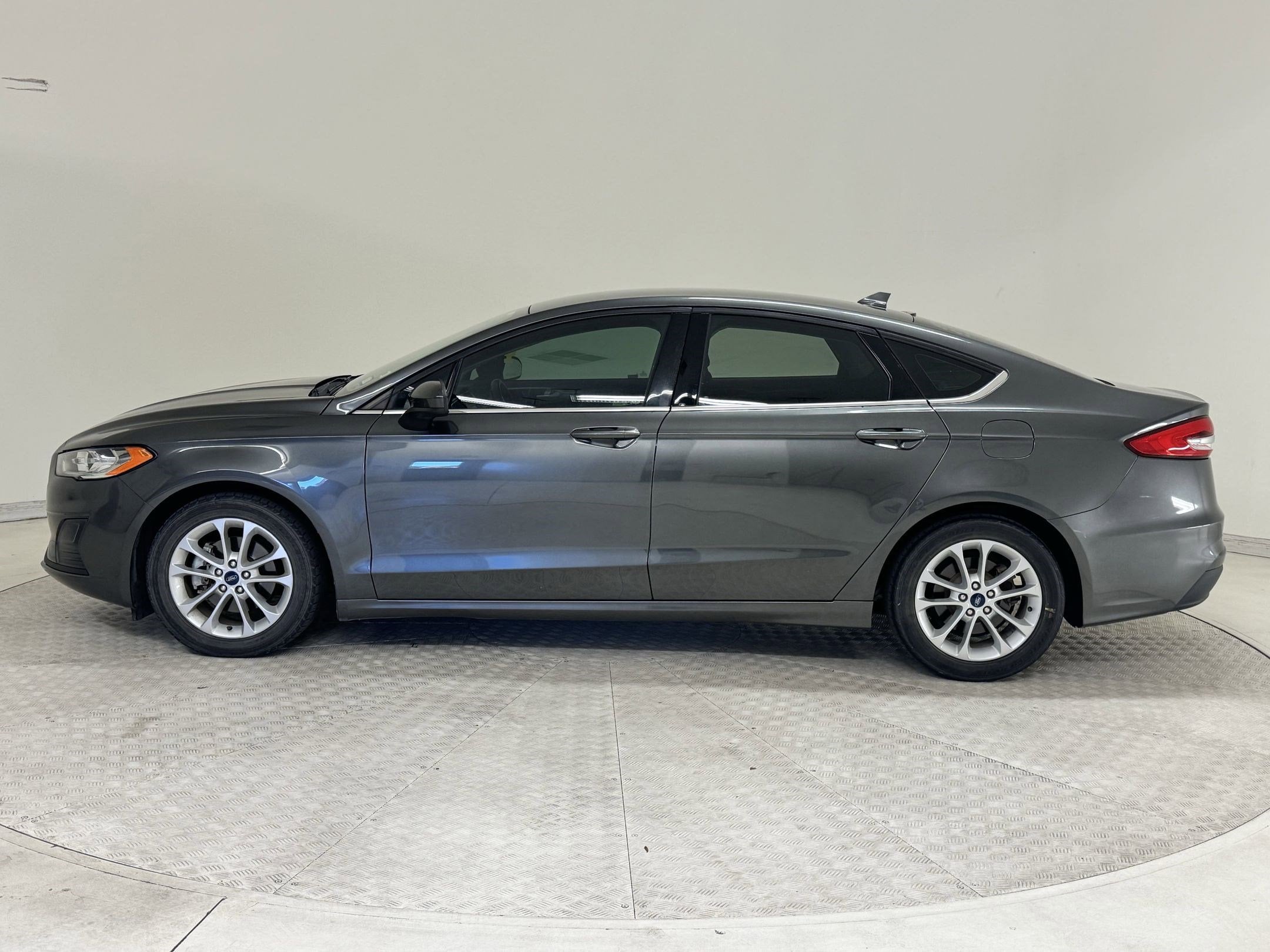 Used 2019 Ford Fusion SE with VIN 3FA6P0HD4KR282620 for sale in Richardson, TX