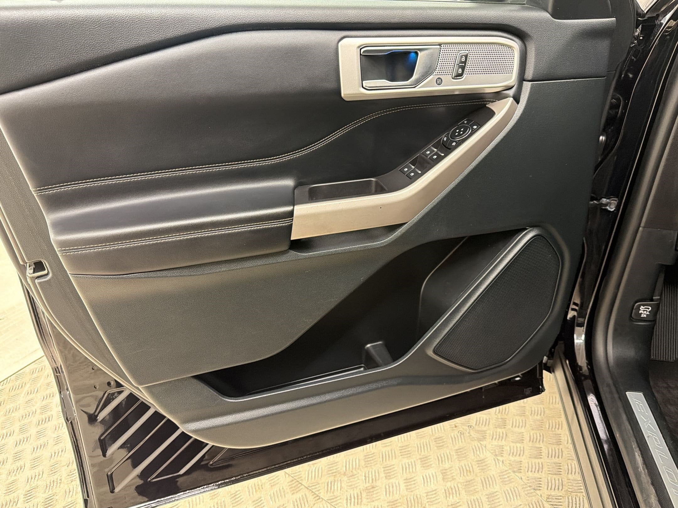 2024 Ford Explorer Limited - Photo 13