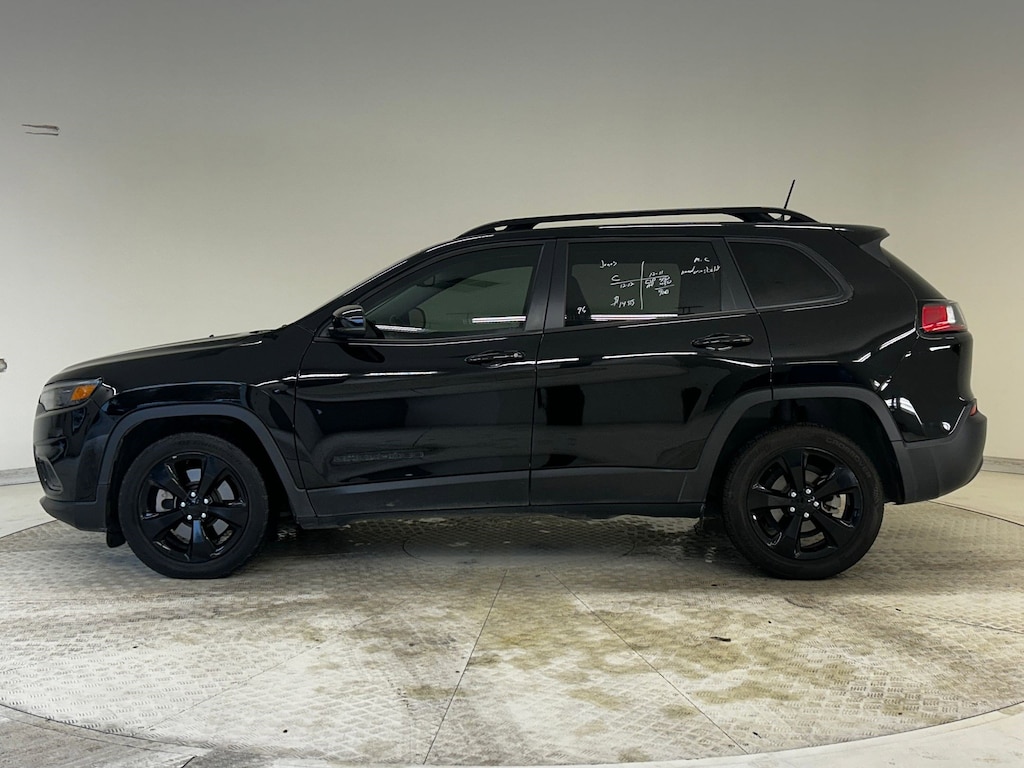 Used 2021 Jeep Cherokee Altitude SUV
