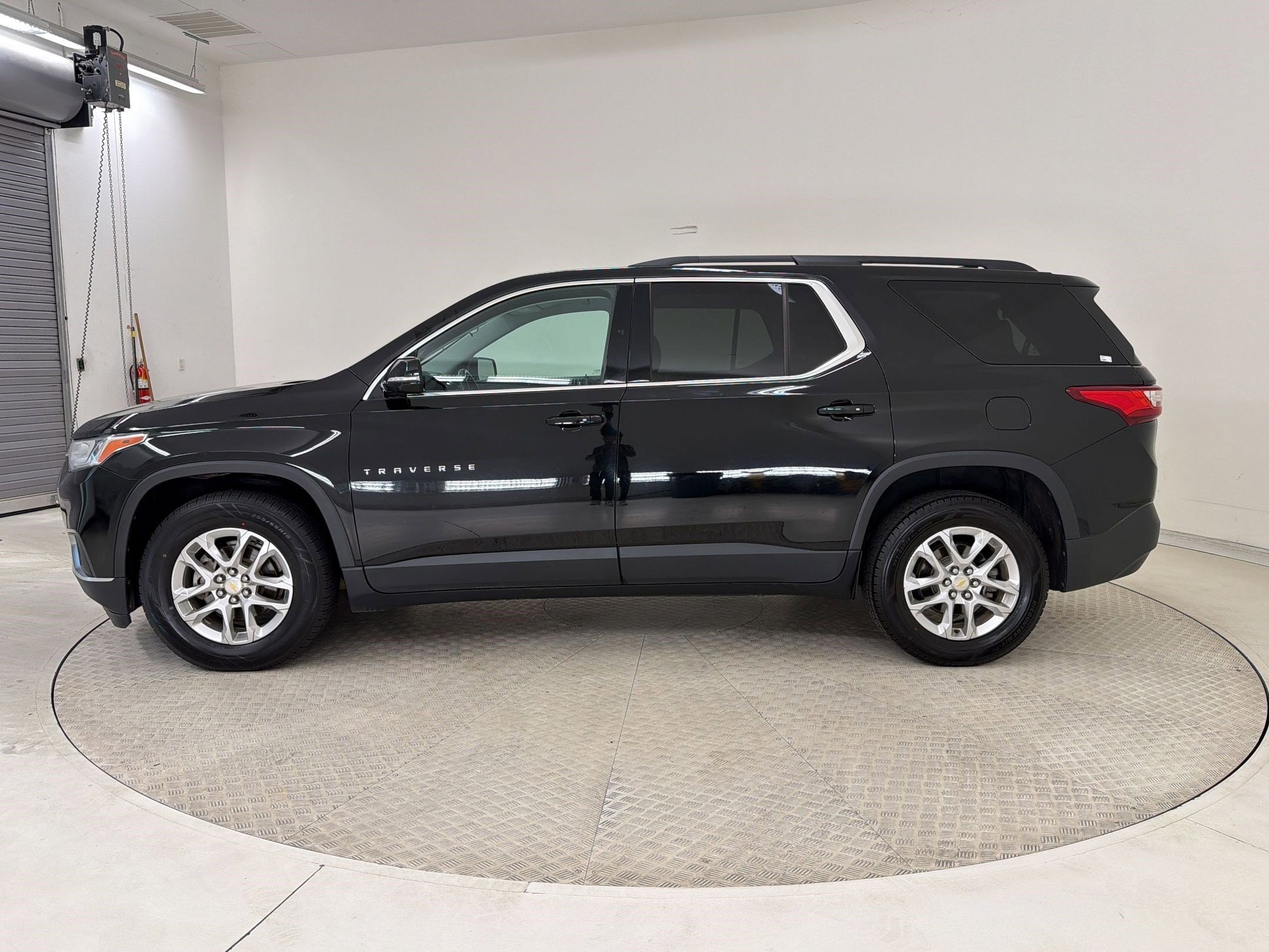 Used 2019 Chevrolet Traverse 1LT with VIN 1GNERGKW9KJ227181 for sale in Richardson, TX