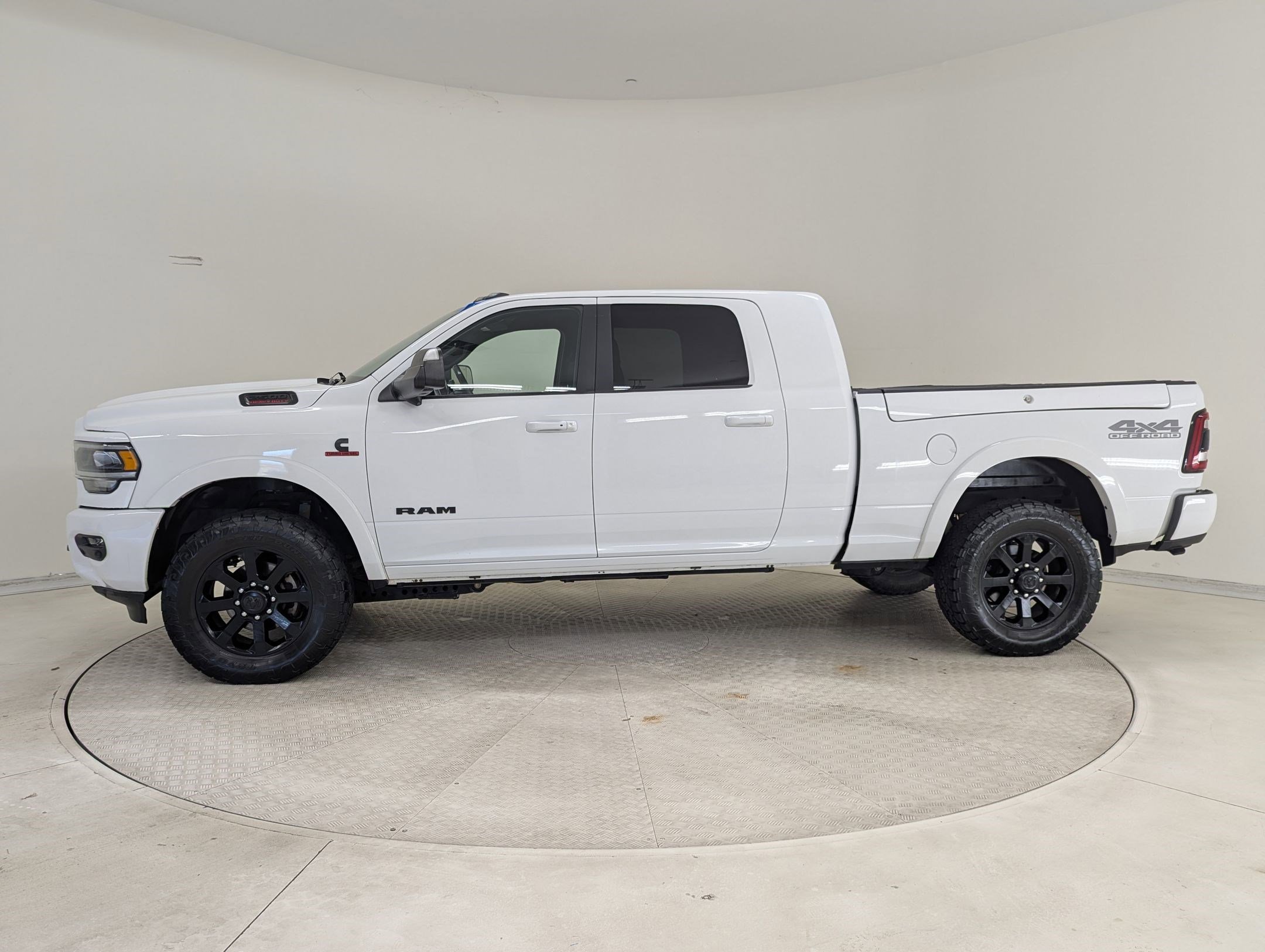 2019 Ram 2500 Laramie photo 2
