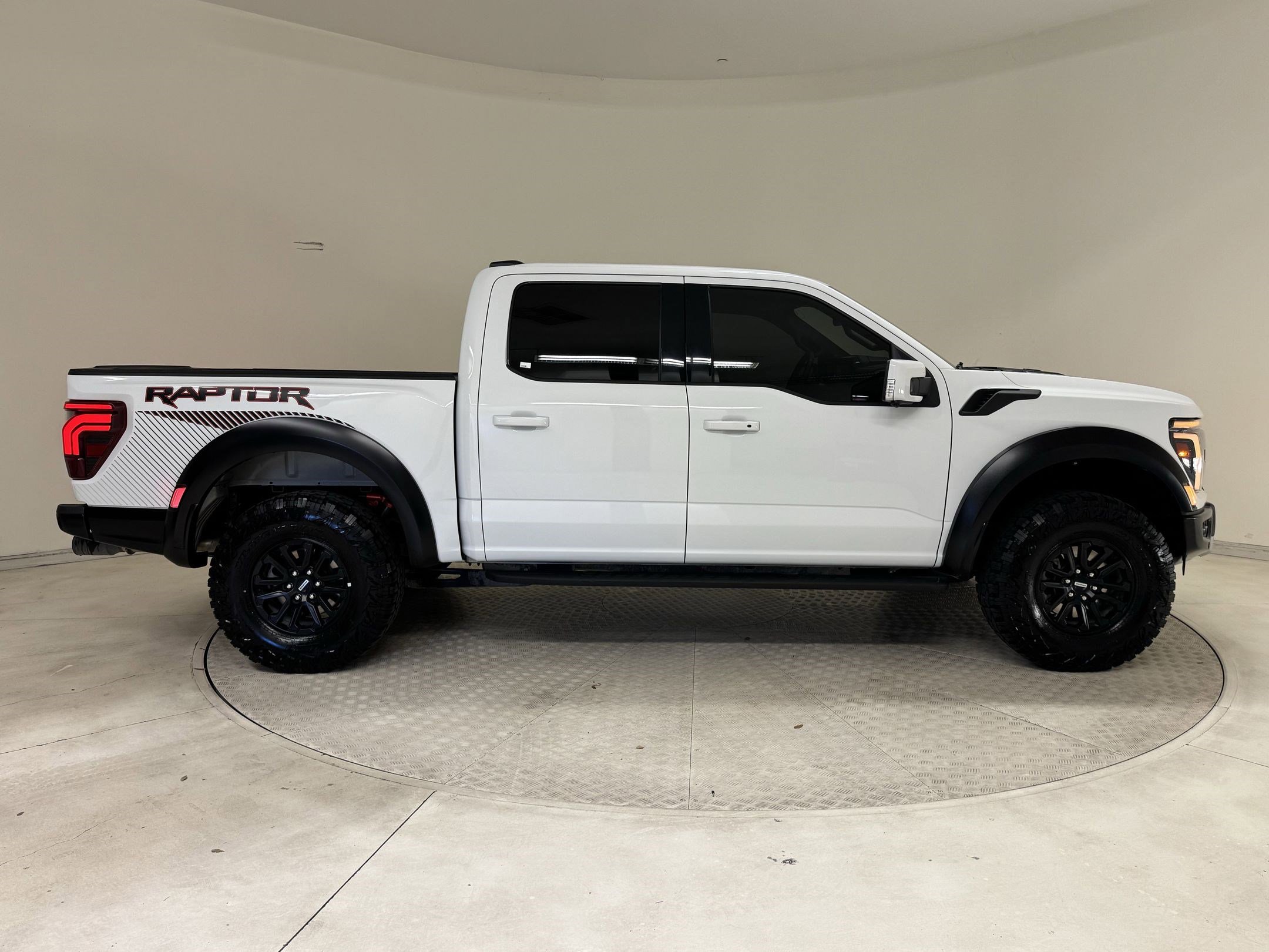 2024 Ford F-150 Raptor photo 4