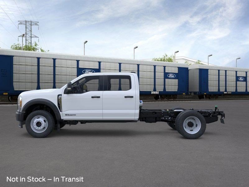 F-450 Chassis Truck Crew Cab