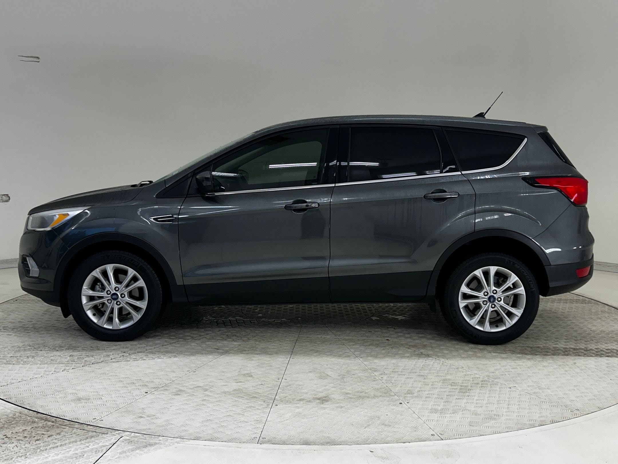 Used 2019 Ford Escape SE with VIN 1FMCU0GD2KUB34445 for sale in Richardson, TX