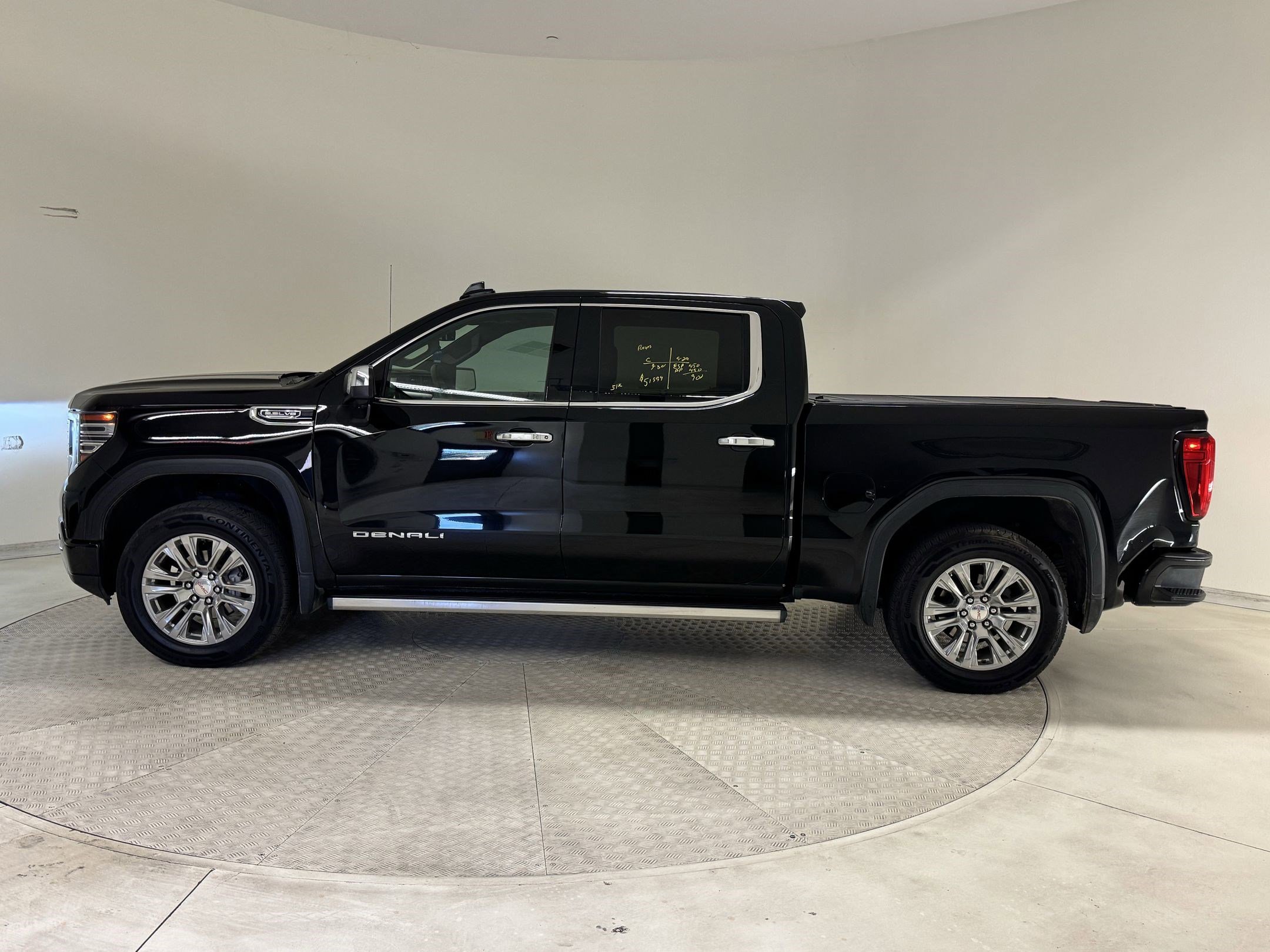 2023 Gmc Sierra 1500 Denali photo 2