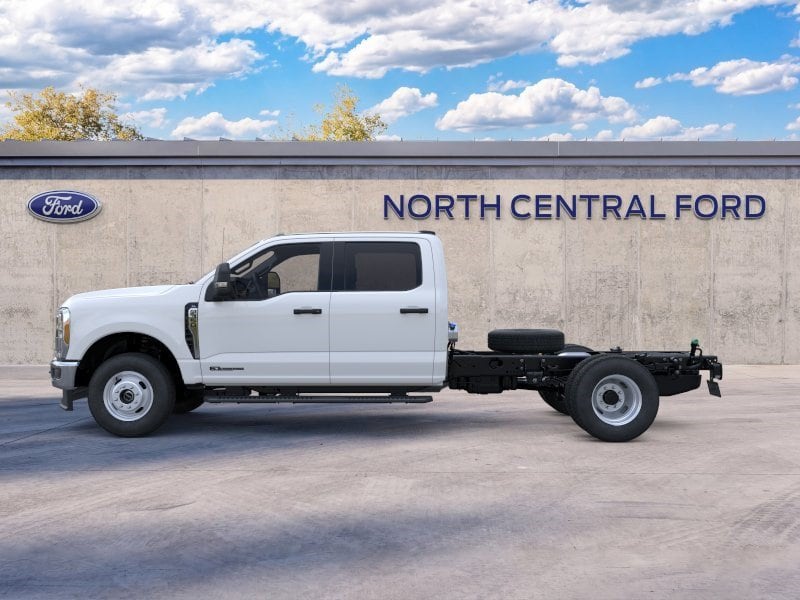 F-350 Chassis F-350&reg; XL Truck Crew Cab