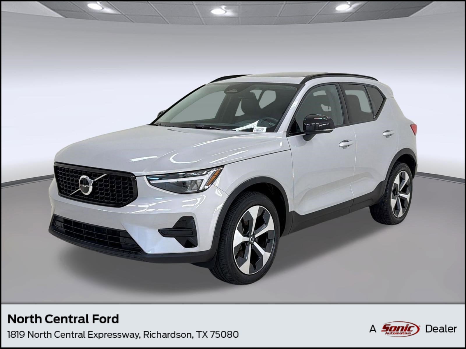 2024 Volvo XC40 B5 Core Bright AWD's photo