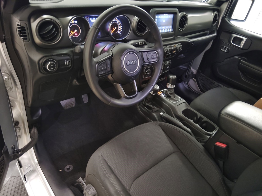 Used 2023 Jeep Gladiator Sport S Truck Crew Cab