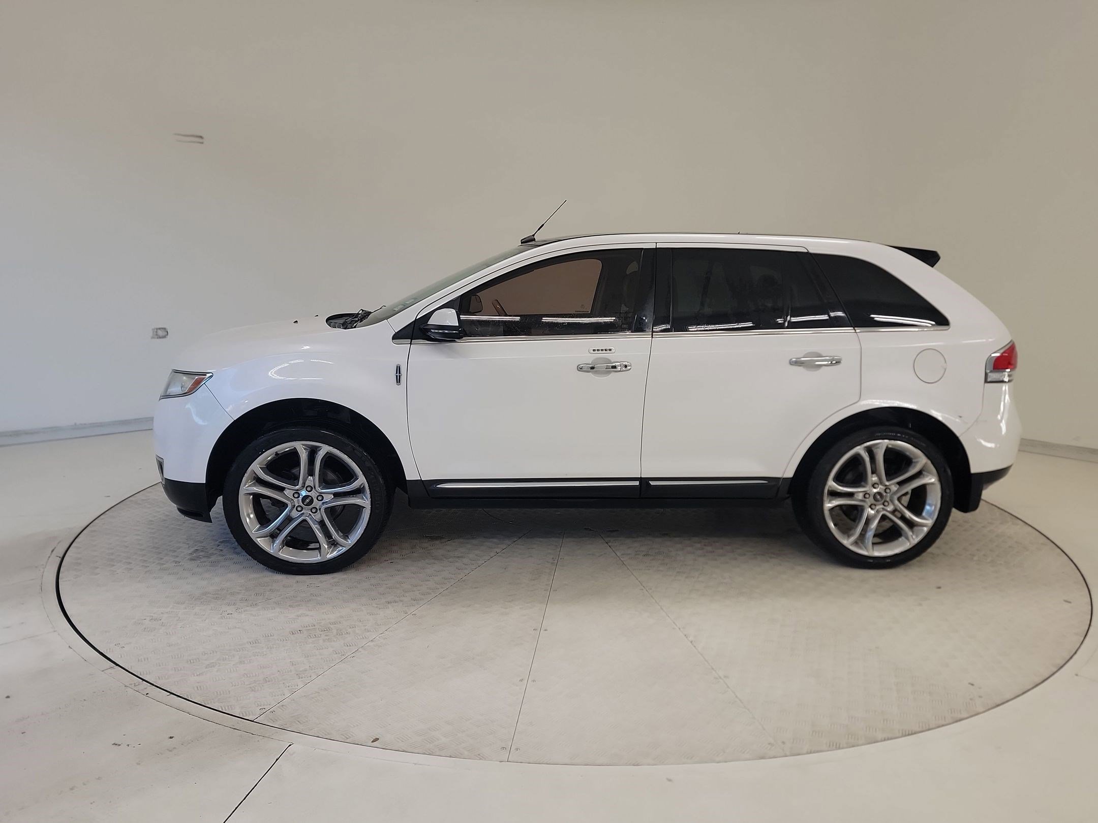 Used 2013 Lincoln MKX Base with VIN 2LMDJ6JKXDBL37975 for sale in Richardson, TX