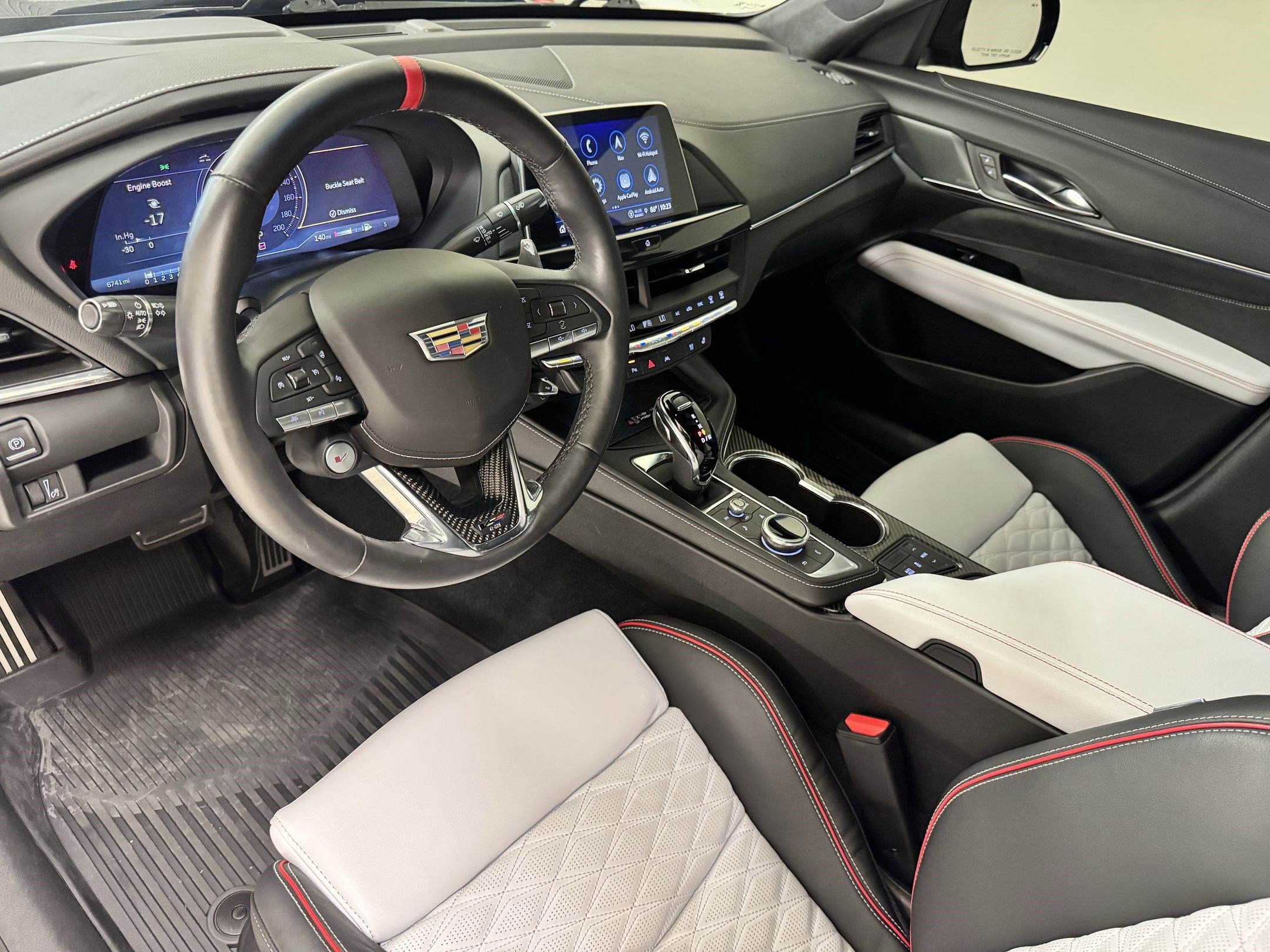 2024 Cadillac CT4 photo 2