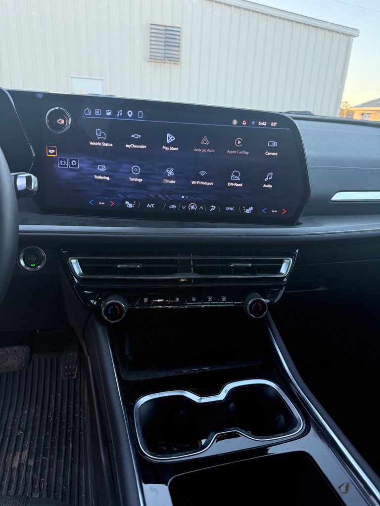 2025 Chevrolet Traverse LT - Photo 11