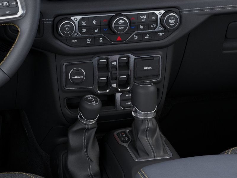 2025 Jeep Wrangler 4-Door Sahara - Photo 24