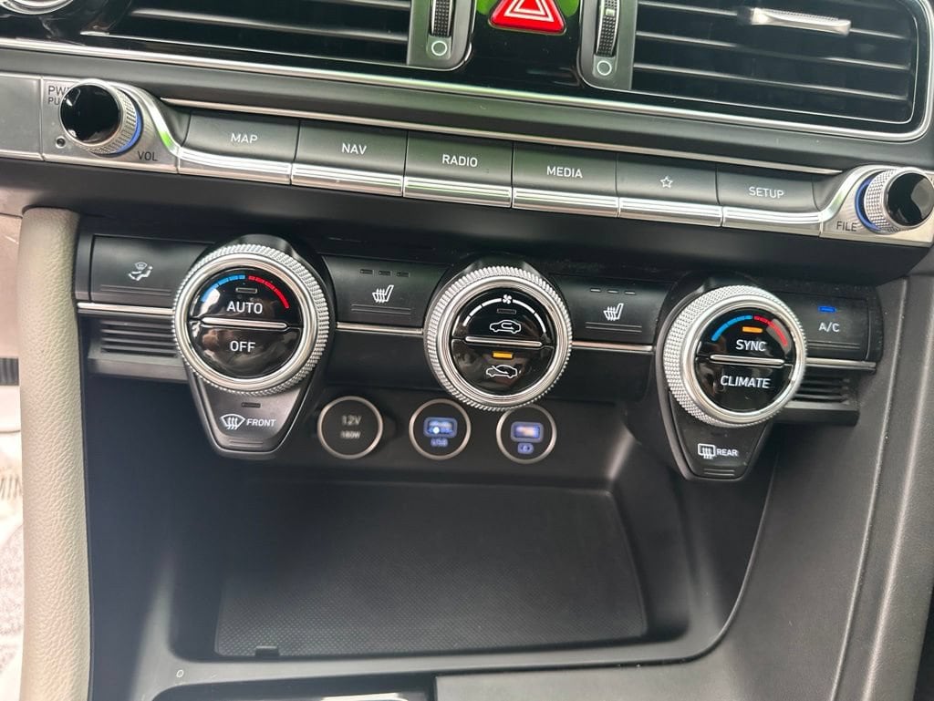 2023 GENESIS G70 Standard - Photo 20