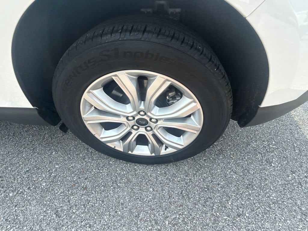 2024 Ford Edge Titanium - Photo 10
