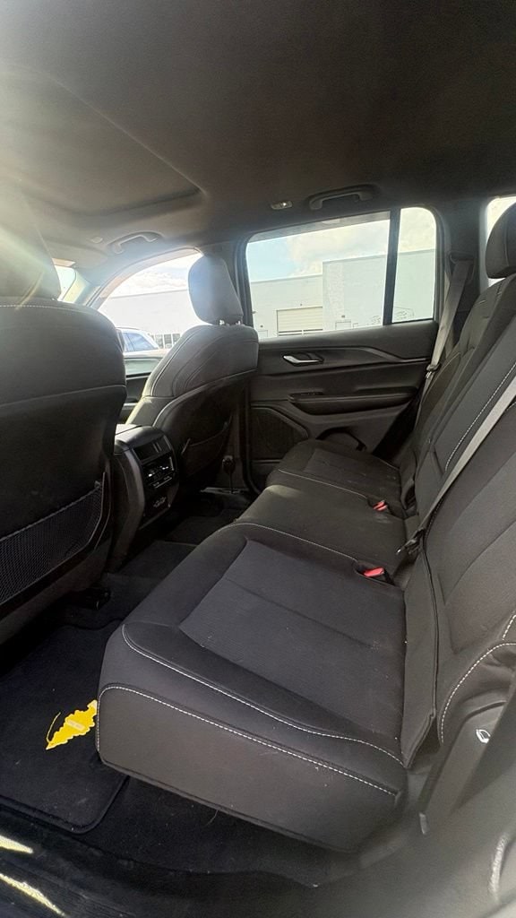2024 Jeep Grand Cherokee Laredo - Photo 15