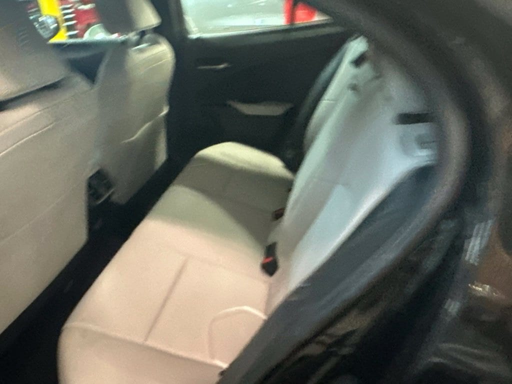 2025 Lexus UX Hybrid 300h - Photo 12