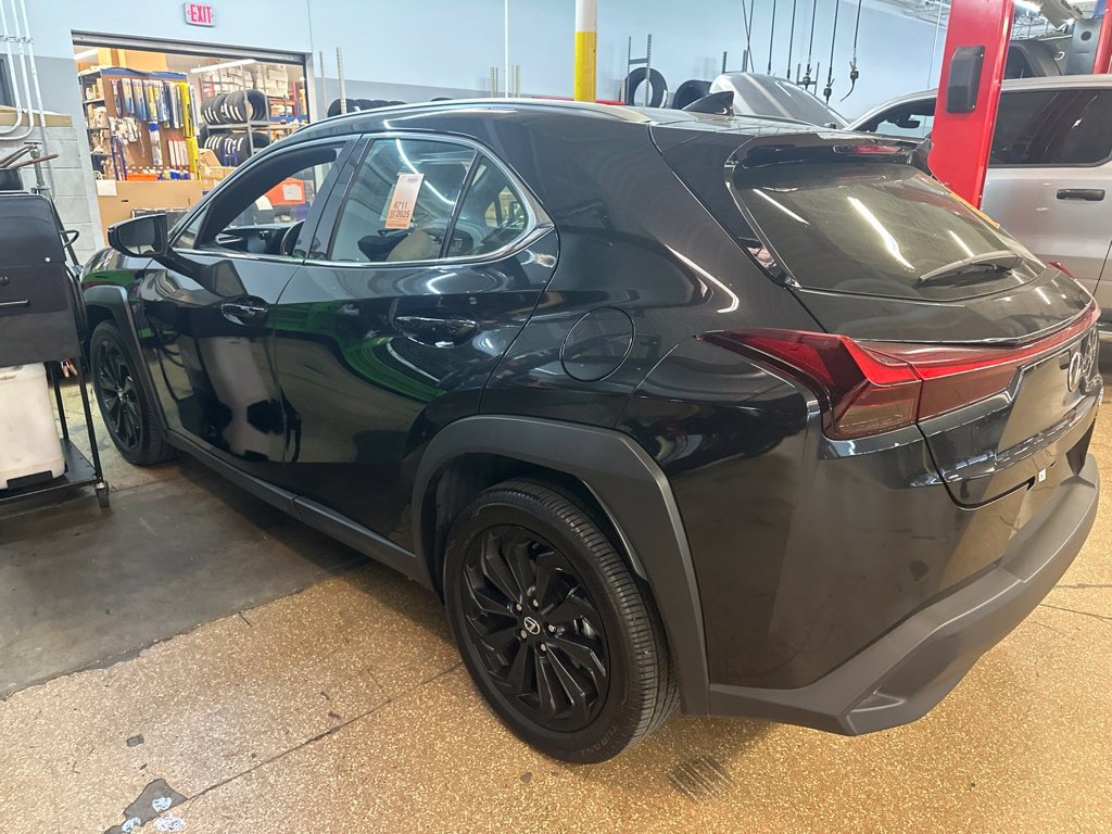 2025 Lexus UX Hybrid 300h - Photo 6