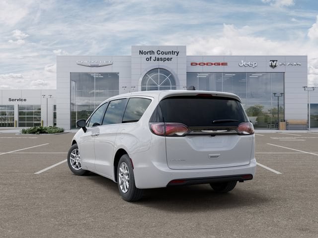 2026 Chrysler Voyager LX - Photo 3