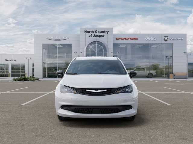 2026 Chrysler Voyager LX - Photo 8