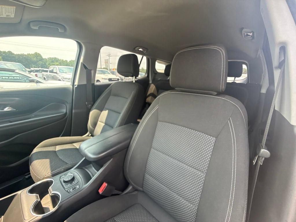 2022 GMC Terrain SLE - Photo 14