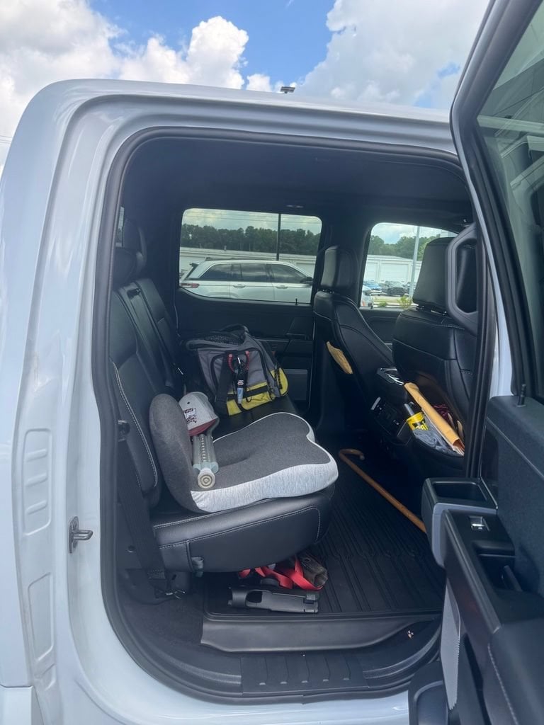 2025 Ford F-150 Lariat - Photo 13