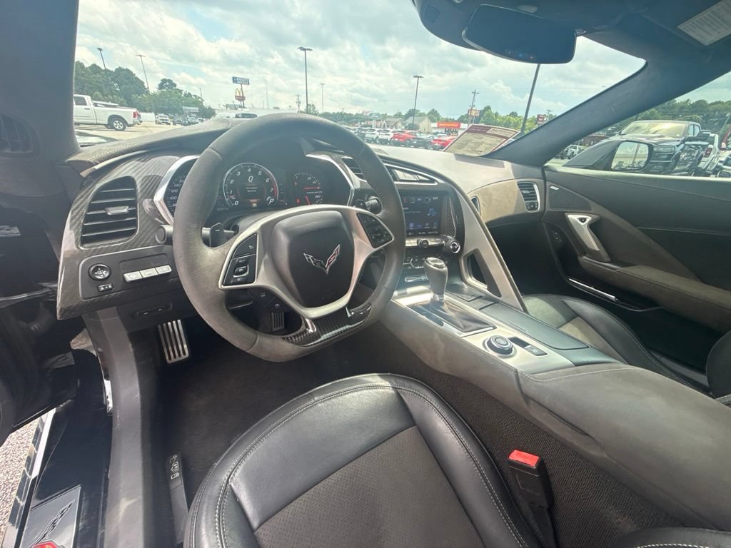 2017 Chevrolet Corvette 3LT - Photo 13