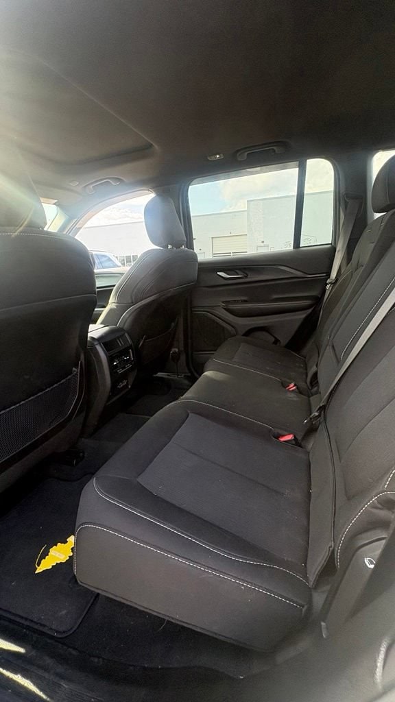2024 Jeep Grand Cherokee Laredo - Photo 19