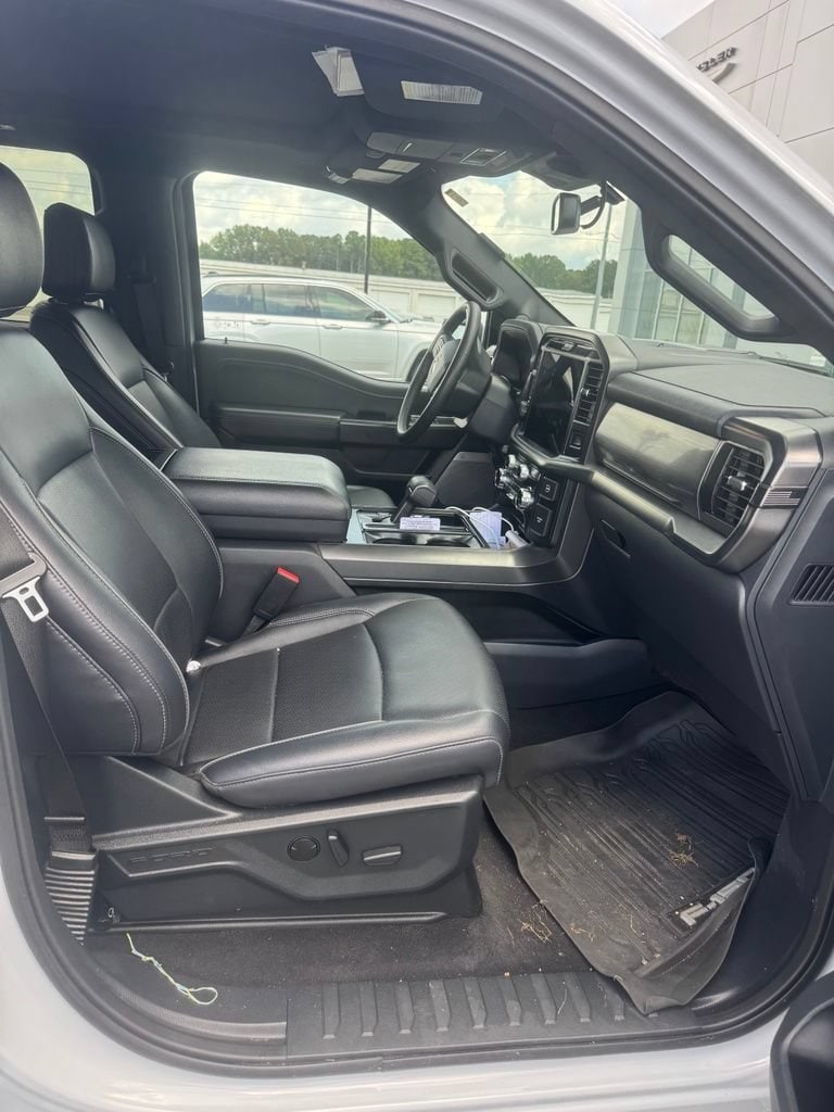 2025 Ford F-150 Lariat - Photo 11