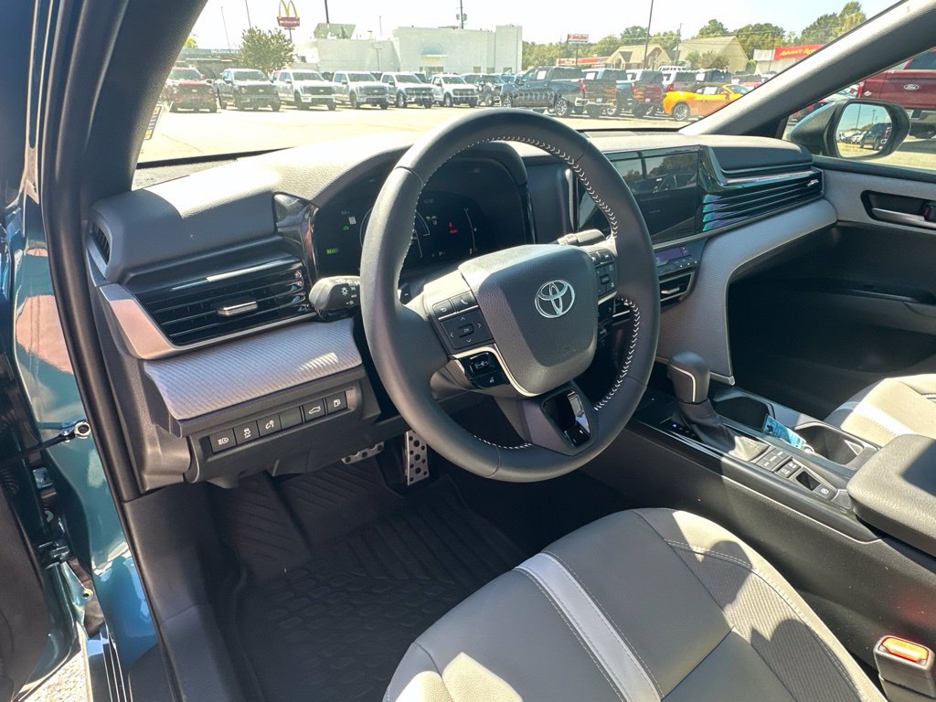 2026 Toyota Camry SE - Photo 16