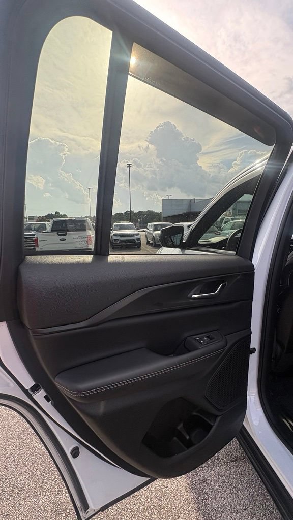 2024 Jeep Grand Cherokee Laredo - Photo 20
