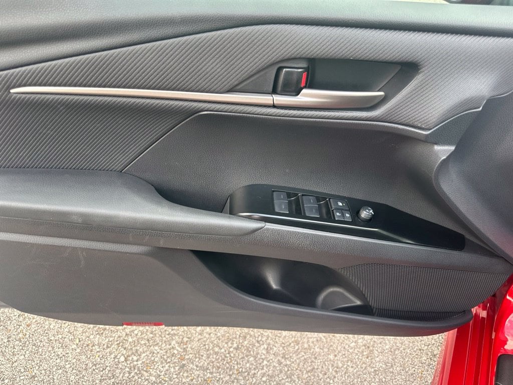 2026 Toyota Camry SE - Photo 11