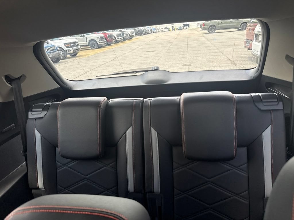 2025 Volkswagen Atlas Atlas Peak Edition - Photo 32