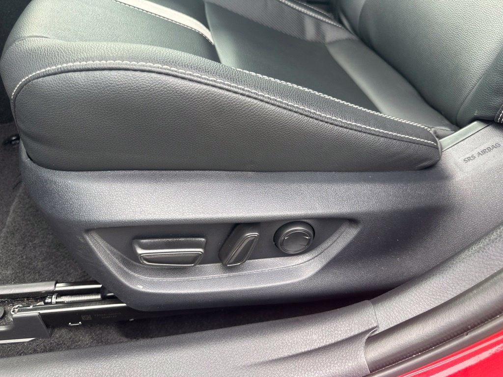 2026 Toyota Camry SE - Photo 9