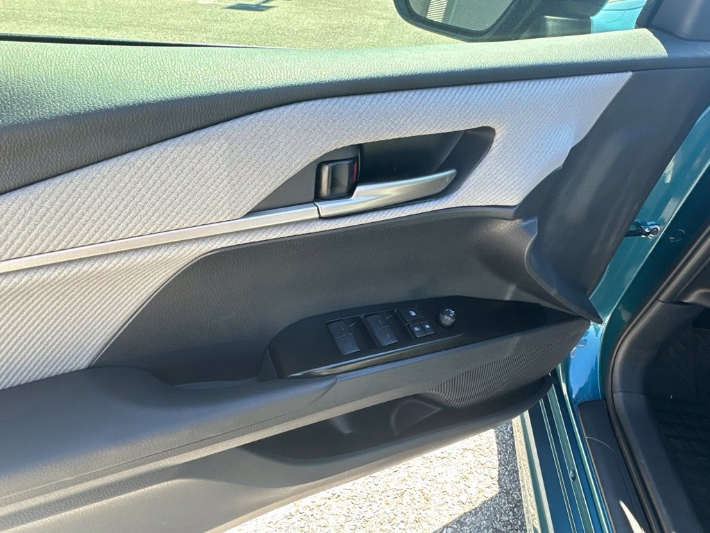 2026 Toyota Camry SE - Photo 13