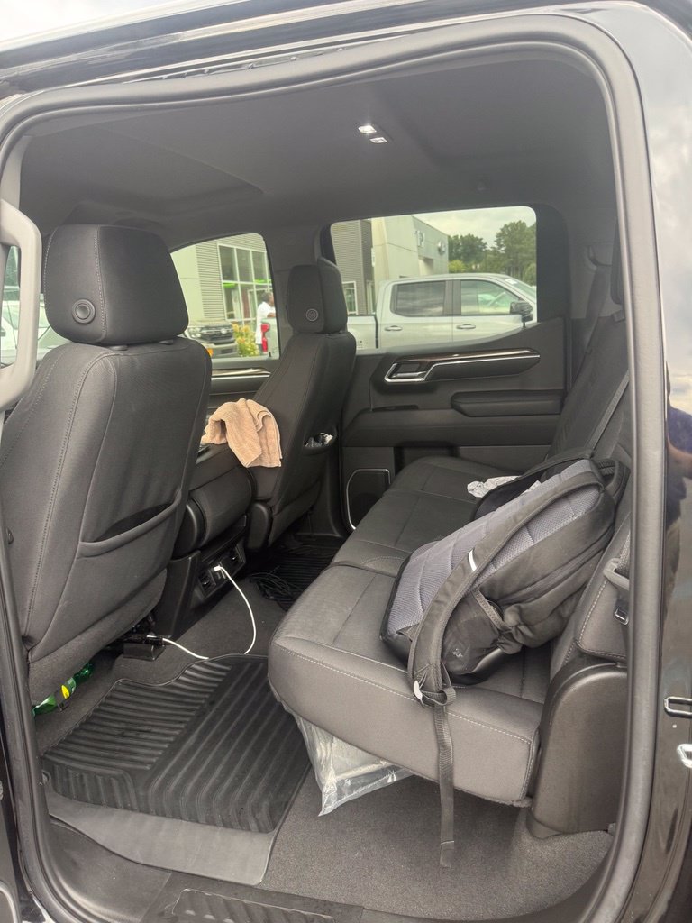 2022 Chevrolet Silverado 1500 LT - Photo 12