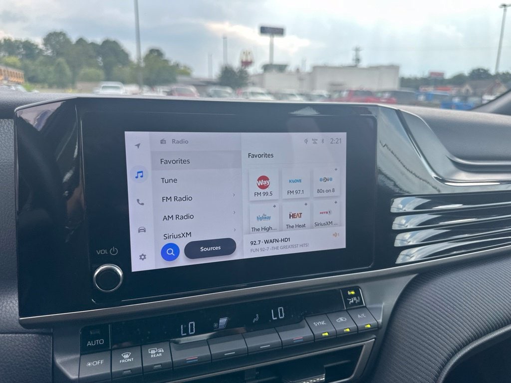 2026 Toyota Camry SE - Photo 18