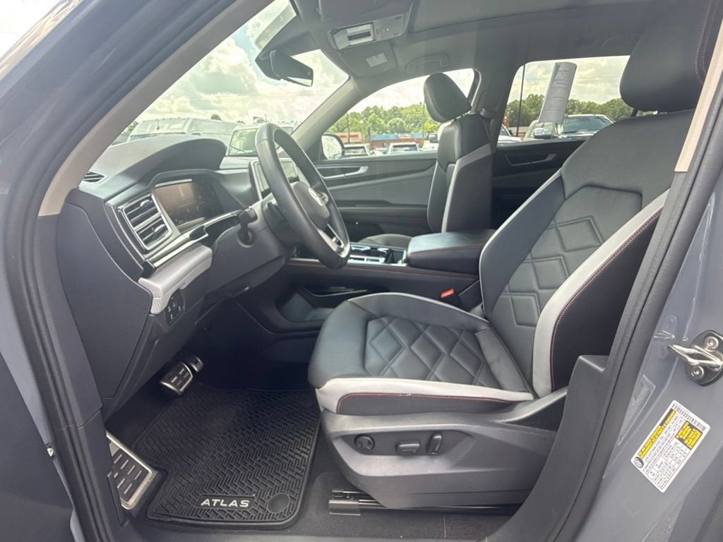 2025 Volkswagen Atlas Atlas Peak Edition - Photo 17