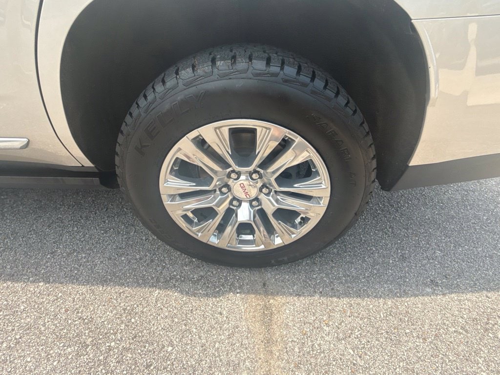 2021 GMC Yukon Denali - Photo 10