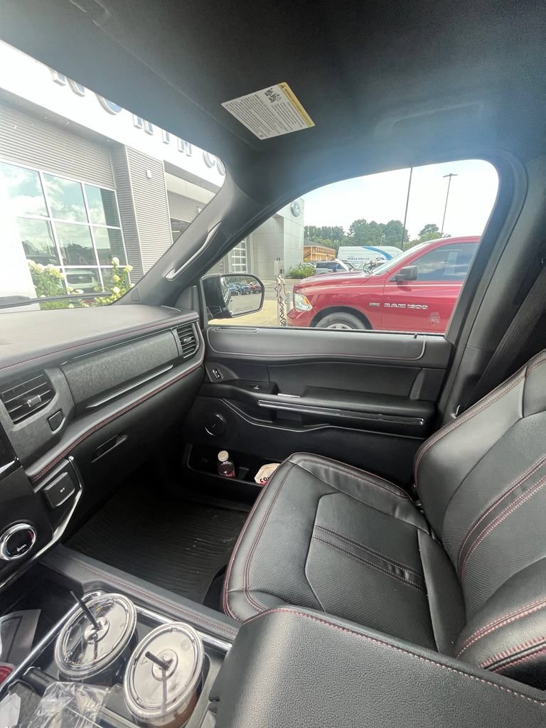2022 Ford Expedition Limited - Photo 8