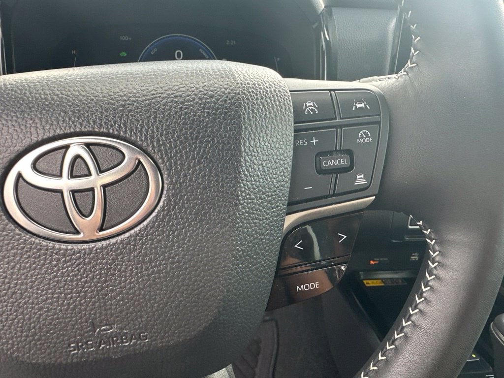2026 Toyota Camry SE - Photo 15