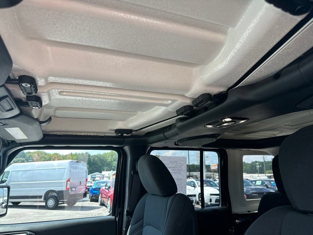 2023 Jeep Wrangler 4-Door Sport - Photo 30