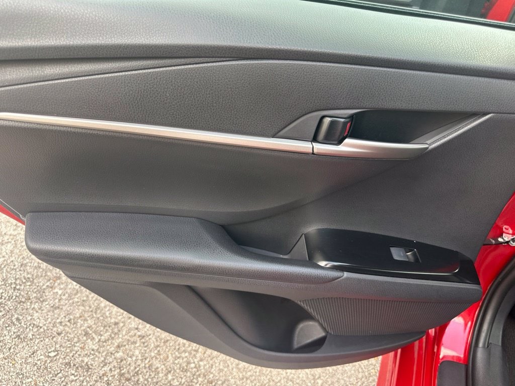 2026 Toyota Camry SE - Photo 25
