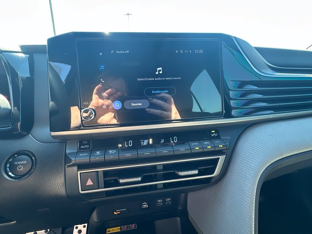 2026 Toyota Camry SE - Photo 24