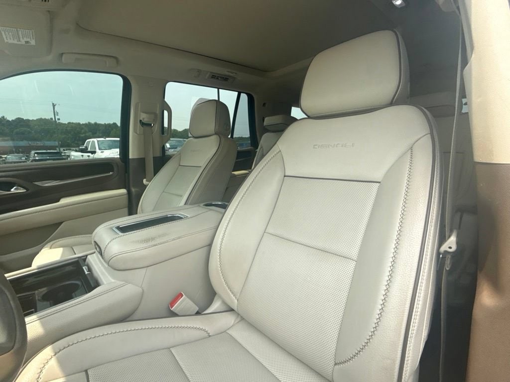 2021 GMC Yukon Denali - Photo 18