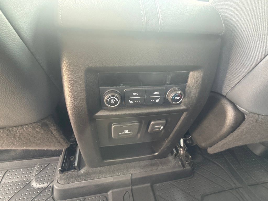 2021 Chevrolet Traverse Premier - Photo 30