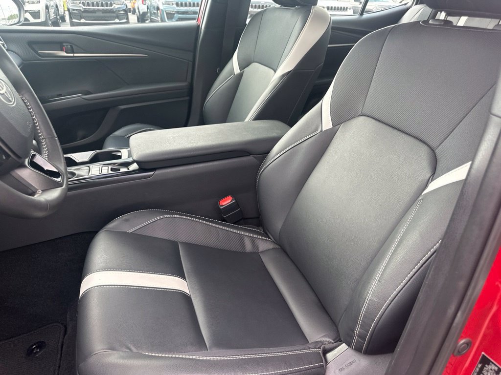 2026 Toyota Camry SE - Photo 8