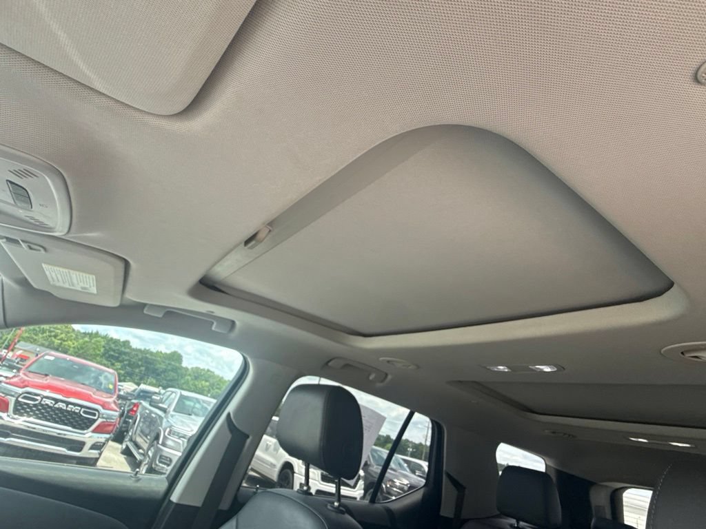 2021 Chevrolet Traverse Premier - Photo 24
