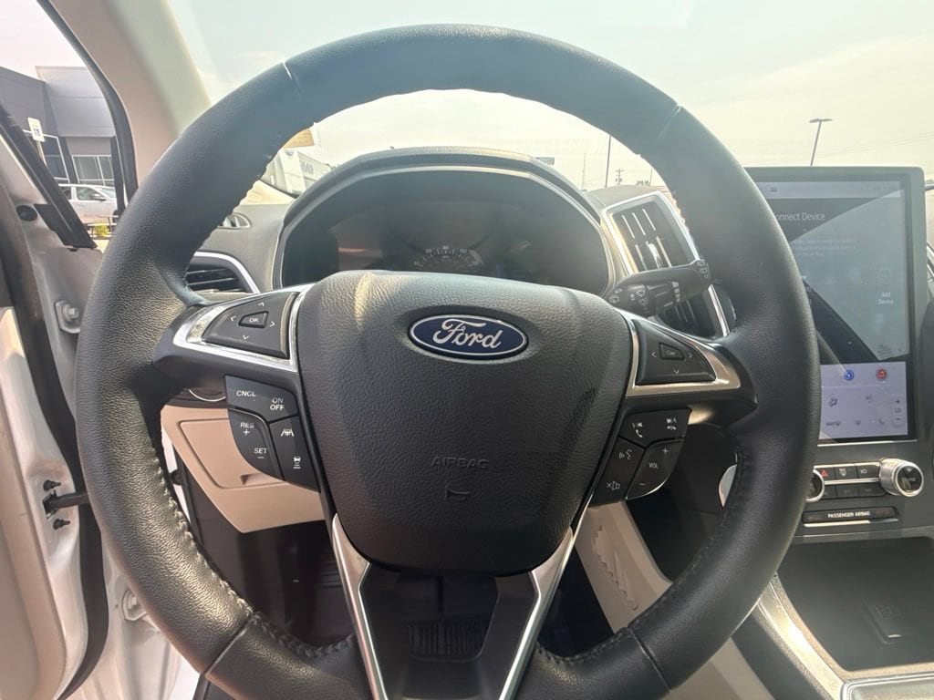 2024 Ford Edge Titanium - Photo 17