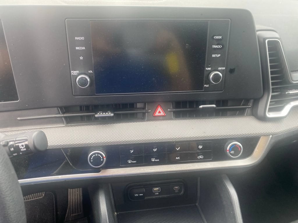 2025 Kia Sportage LX - Photo 9